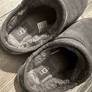 Uggs slippers